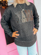 Load image into Gallery viewer, Mama black leopard sweatshirt