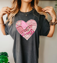 Load image into Gallery viewer, Quilted heart