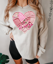 Load image into Gallery viewer, Quilted heart