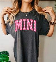 Load image into Gallery viewer, Mama & Mini hearts arch