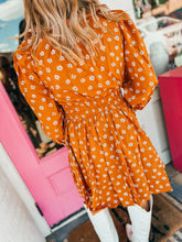 Load image into Gallery viewer, Dainty floral puff sleeve dress
