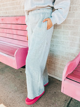 Load image into Gallery viewer, Relaxed-fit Jogger Pants With Pocket Detail
