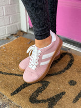 Load image into Gallery viewer, Stripe sneakers- Adult
