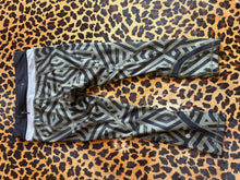 Load image into Gallery viewer, green/black Lululemon womens joggers, 4
