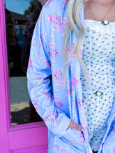 Load image into Gallery viewer, Blue Floral Print Robe &amp; Headband Set
