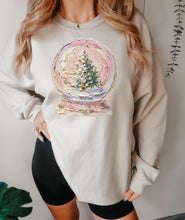 Load image into Gallery viewer, Snowglobe painted
