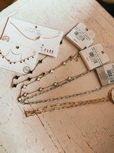 Load image into Gallery viewer, Assorted chain necklaces
