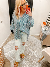Load image into Gallery viewer, Satin button up top with pockets
