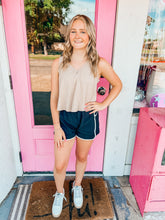 Load image into Gallery viewer, Sleeveless swing crop top

