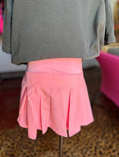 Load image into Gallery viewer, Youth back pleated skort
