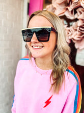 Load image into Gallery viewer, Boujee square gold accent aviator sunnies
