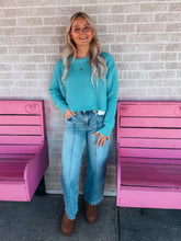 Load image into Gallery viewer, Cropped Knit Sweater With Crew Neck
