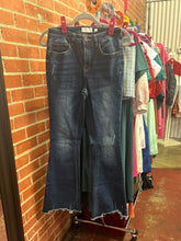 Load image into Gallery viewer, Denim Gibson Latimer Jeans, 6
