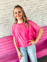 Load image into Gallery viewer, Acid wash raw edge crop tee
