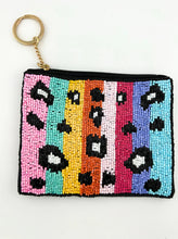 Load image into Gallery viewer, Zip coin beaded bag
