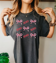 Load image into Gallery viewer, XOXO bow grid

