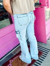 Load image into Gallery viewer, Mid Rise Flare Cargo Jeans

