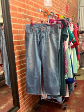 Load image into Gallery viewer, Denim lucky Jeans, 12
