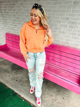Load image into Gallery viewer, 1/4 zip acid wash crop pullover

