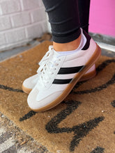 Load image into Gallery viewer, Stripe sneakers- Adult
