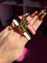 Load image into Gallery viewer, Gold bracelets
