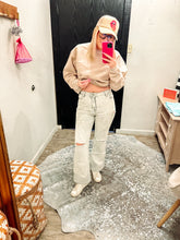 Load image into Gallery viewer, Gray acid wash distressed jeans
