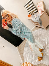Load image into Gallery viewer, Satin button up top with pockets
