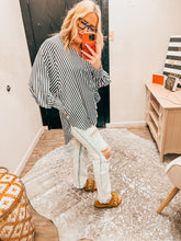 Load image into Gallery viewer, Satin button up top with pockets
