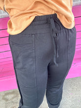 Load image into Gallery viewer, Joggers with tie waist
