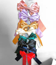 Load image into Gallery viewer, Hair bows

