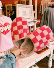 Load image into Gallery viewer, Checkered Slippers
