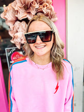 Load image into Gallery viewer, Boujee square gold accent aviator sunnies
