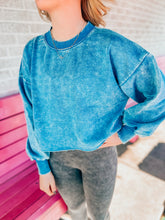 Load image into Gallery viewer, Acid wash crop crewneck

