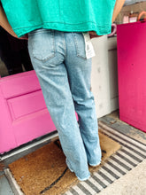 Load image into Gallery viewer, High rise non distressed wide leg jeans
