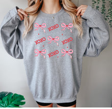 Load image into Gallery viewer, XOXO bow grid
