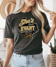 Load image into Gallery viewer, She’s from Evant I can tell
