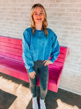 Load image into Gallery viewer, Acid wash crop crewneck
