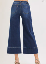 Load image into Gallery viewer, Tummy Control dark wash Mid Rise Crop Wide Pintuck Front
