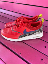 Load image into Gallery viewer, Red Nike Shoes, 7
