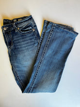 Load image into Gallery viewer, Denim Miss Me Jeans, 31
