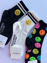 Load image into Gallery viewer, Smiley socks

