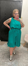 Load image into Gallery viewer, Green Vince Camuto Pant Suit, 20
