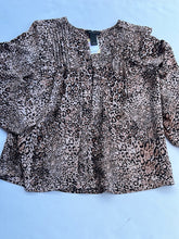 Load image into Gallery viewer, Leopard Investments Womens Top, Large
