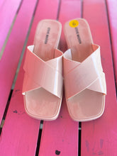 Load image into Gallery viewer, Tan steve madden Shoes
