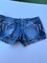 Load image into Gallery viewer, Denim day trip Shorts, 29
