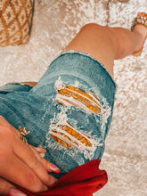 Load image into Gallery viewer, Denim Judy Blue Shorts, Large
