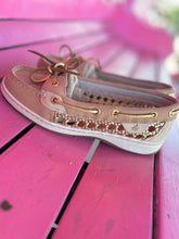 Load image into Gallery viewer, Tan Sperry Shoes, 5.5
