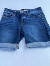 Load image into Gallery viewer, Denim Bermudas Judy Blue Shorts, Medium
