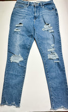 Load image into Gallery viewer, Denim Levis Jeans, 30
