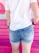 Load image into Gallery viewer, Judy Blue 2-tone yoke shorts 150143
